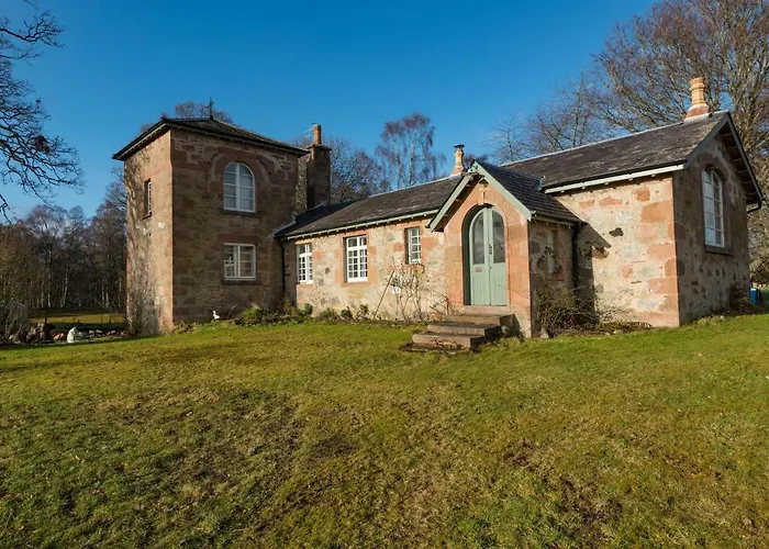 Evelix, The Old School House