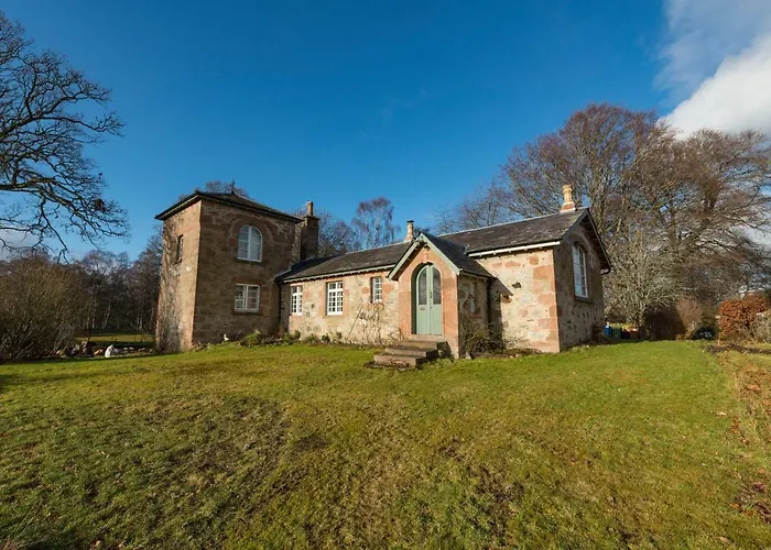 Evelix, The Old School House